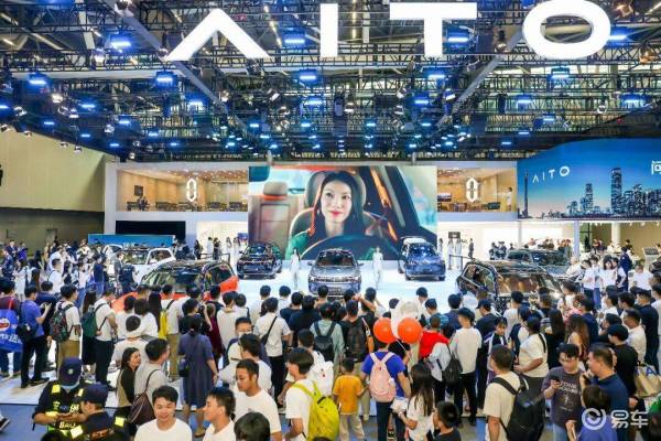 問界M9新M9上市引爆市場 強勁大定數量背后的網絡技術服務賦能